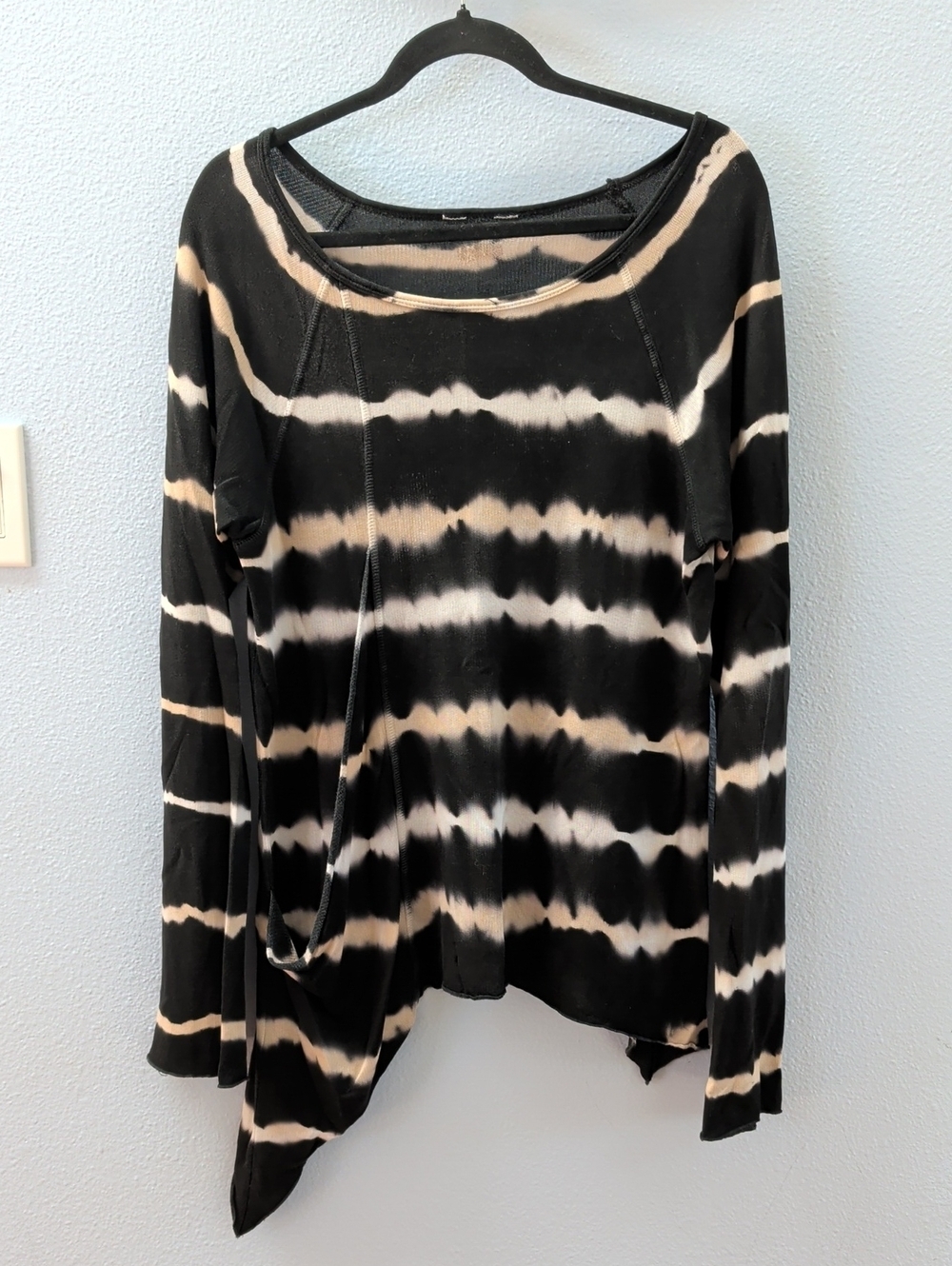 Hard Tail Forever Black & Cream Tie-Dye Asymmetrical Long Sleeve Top